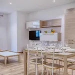Lejlighed Modern 3 Bedroom In The Heart Of *