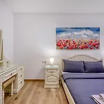 Lejlighed Modern 3 Bedroom In The Heart Of