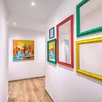 Modern 3 Bedroom In The Heart Of Lejlighed