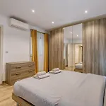 Lejlighed Modern 3 Bedroom In The Heart Of