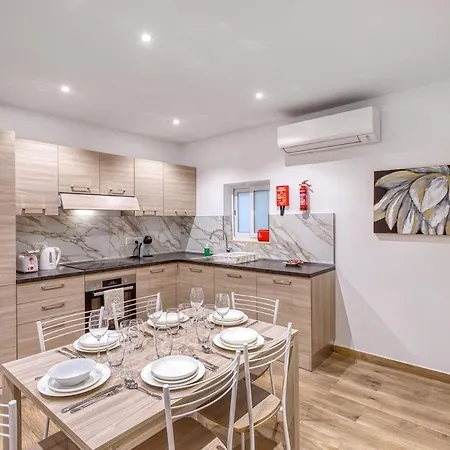 Modern 3 Bedroom In The Heart Of Διαμέρισμα Σλιέμα