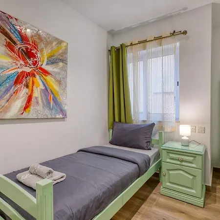 Modern 3 Bedroom In The Heart Of * Sliema