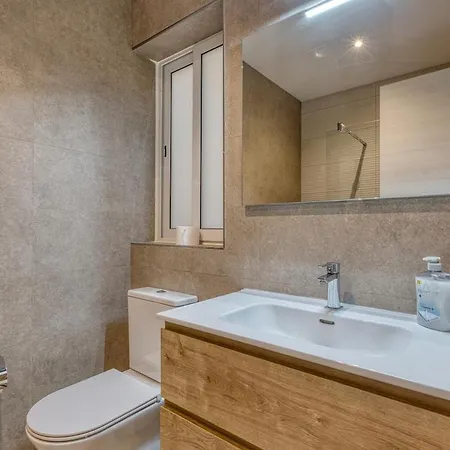 Διαμέρισμα Modern 3 Bedroom In The Heart Of *