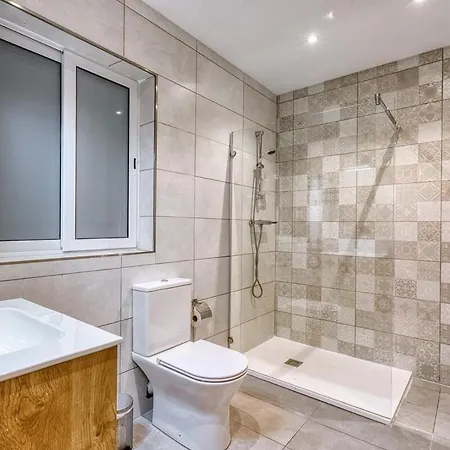 Appartement Modern 3 Bedroom In The Heart Of *