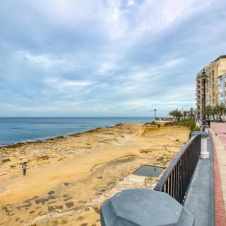 Appartement Modern 3 Bedroom In The Heart Of