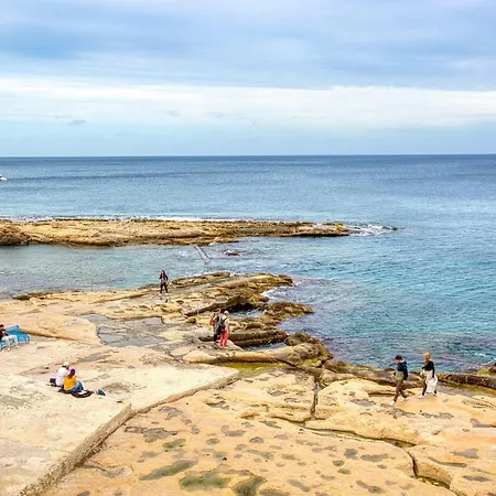 Modern 3 Bedroom In The Heart Of