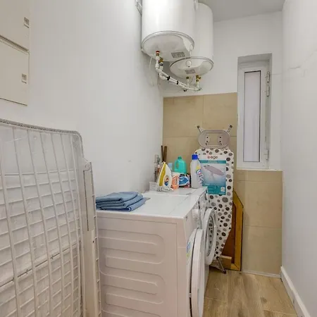 Modern 3 Bedroom In The Heart Of