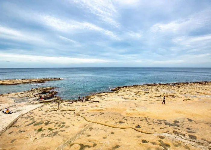 Modern 3 Bedroom In The Heart Of Appartement