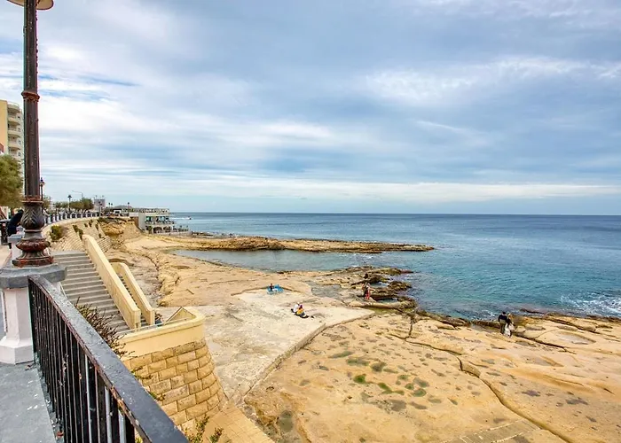 Modern 3 Bedroom In The Heart Of Apartman *