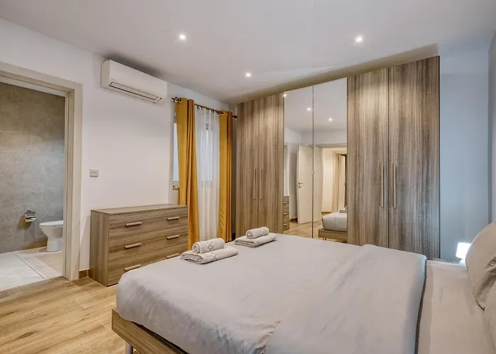 Appartement Modern 3 Bedroom In The Heart Of