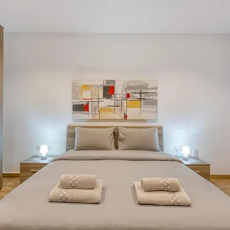 Modern 3 Bedroom In The Heart Of Lejlighed Sliema